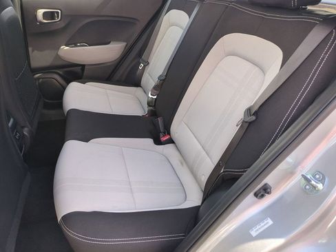 Used 2025 Hyundai Venue SEL FWD image 24