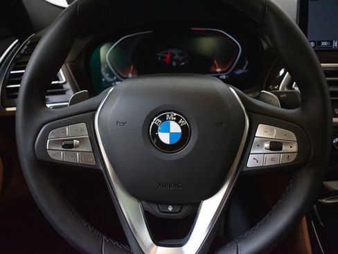 Certified 2025 BMW X4 xDrive30i w/ Premium Package AWD/4WD image 12