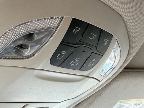 Used 2023 Chrysler Voyager LX FWD image 30