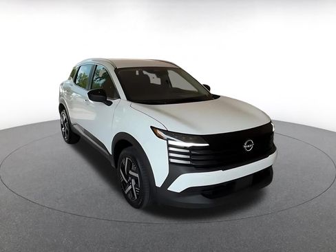 Used 2026 Nissan Kicks SV w/ Cold Weather Package FWD image 3