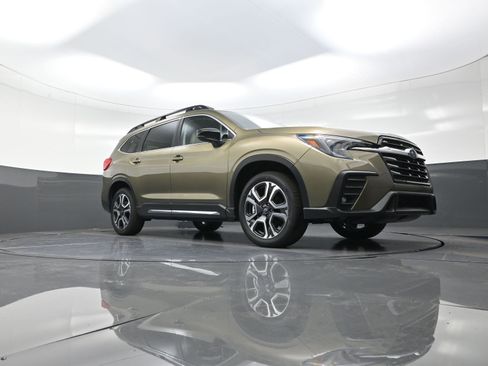 New 2025 Subaru Ascent Limited image 9