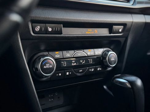 Used 2018 MAZDA MAZDA3 Grand Touring w/ Premium Equipment Package image 19