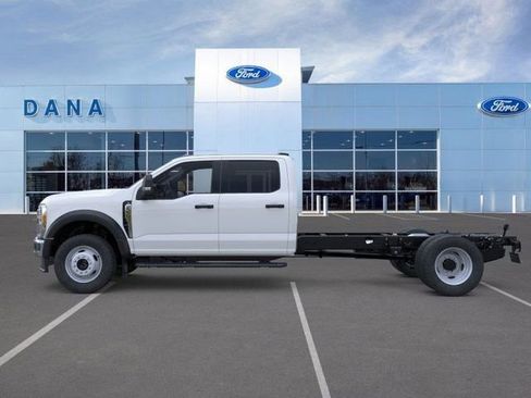 New 2026 Ford F550 4x4 Crew Cab image 3