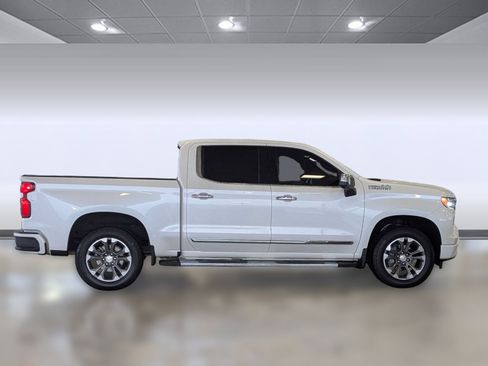 Used 2022 Chevrolet Silverado 1500 High Country w/ Z71 Off-Road Package image 7