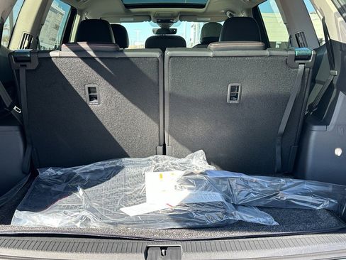 New 2026 Volkswagen Atlas Peak Edition AWD/4WD image 4