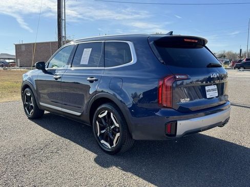 Used 2023 Kia Telluride S w/ S Sunroof Package image 4