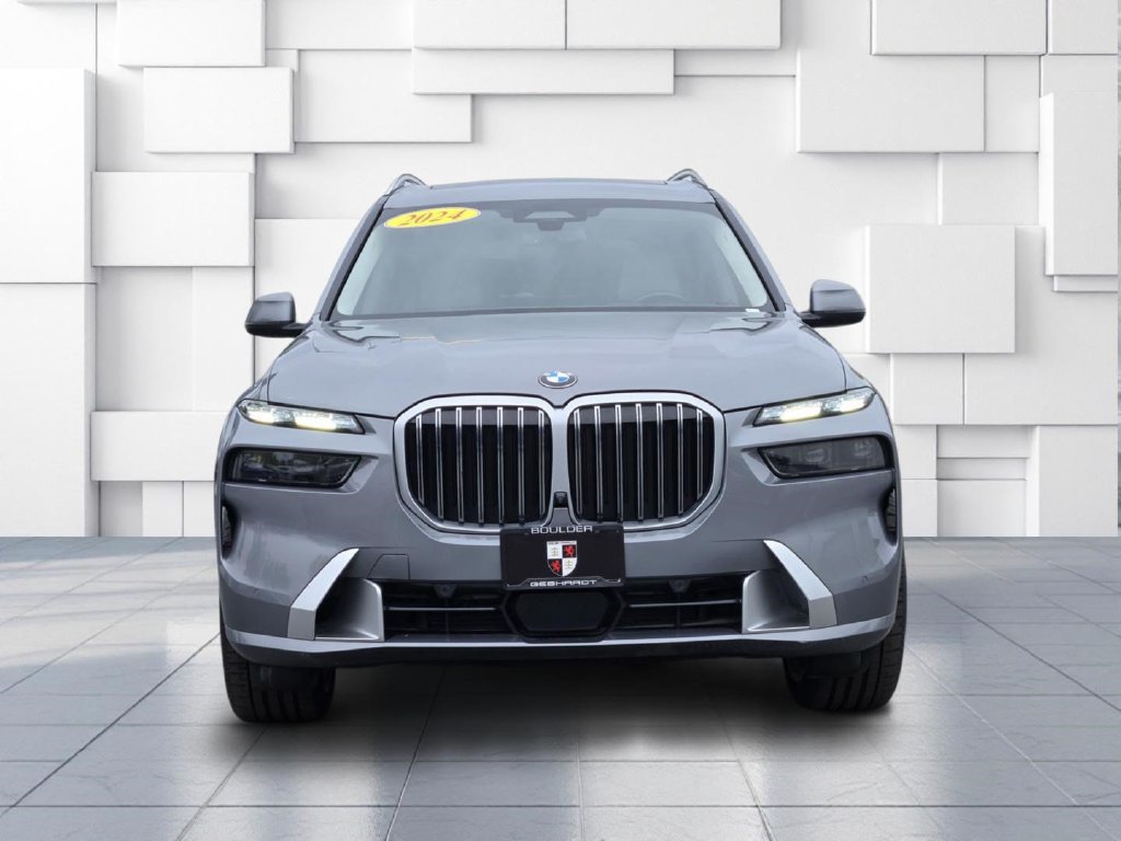 Used 2024 BMW X7 xDrive40i w/ Executive Package AWD/4WD image 2