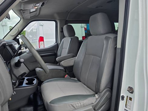 Used 2018 Nissan NV 3500 S RWD image 11
