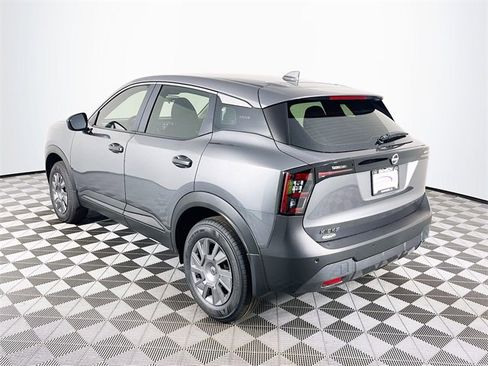New 2025 Nissan Kicks S image 5