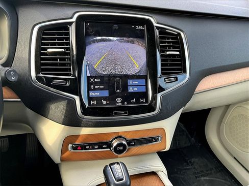 Used 2021 Volvo XC90 T6 Momentum w/ Protection Package Premier image 30