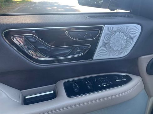 Used 2024 Lincoln Navigator L Reserve AWD/4WD image 12