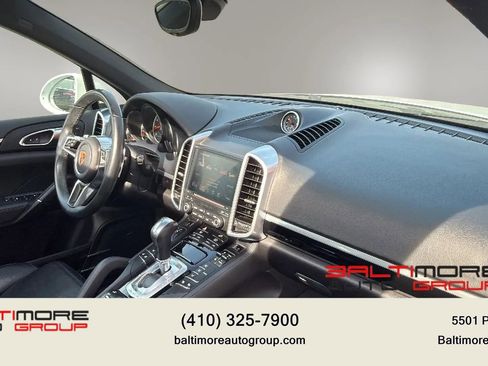 Used 2017 Porsche Cayenne Platinum Edition AWD/4WD image 18