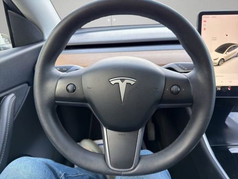 Used 2020 Tesla Model Y Long Range image 14