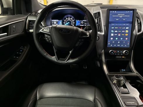 Used 2024 Ford Edge ST-Line w/ Class II Trailer Tow Package AWD/4WD image 11