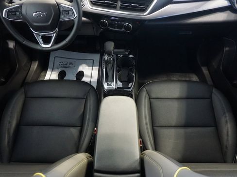 Used 2025 Chevrolet Trax ACTIV w/ Sunroof Package image 31