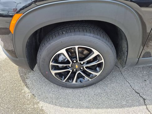 Used 2025 Chevrolet TrailBlazer LT AWD/4WD image 29