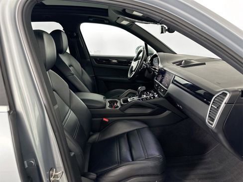 Certified 2023 Porsche Cayenne image 34