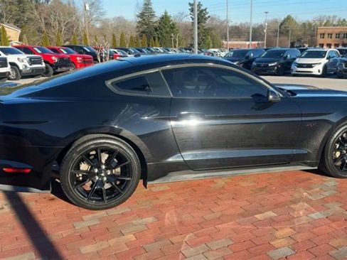 Used 2017 Ford Mustang GT Premium w/ Equipment Group 401A image 4