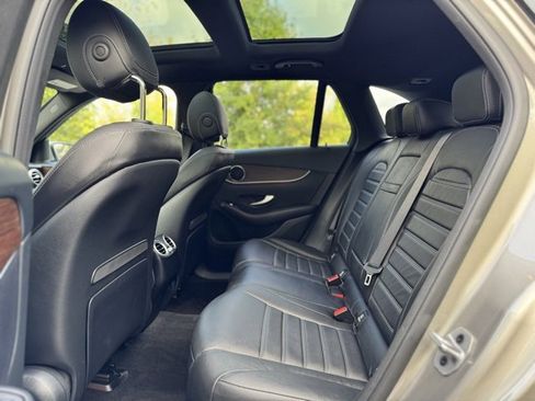 Used 2022 Mercedes-Benz GLC 300 4MATIC image 15