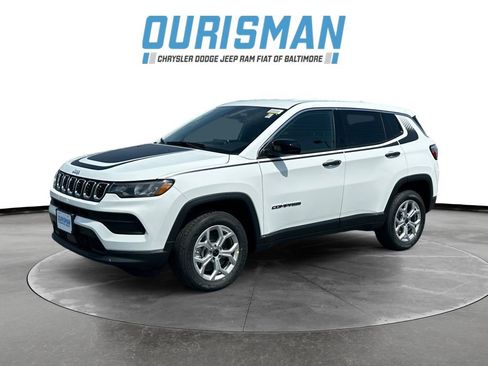 Used 2025 Jeep Compass Sport w/ Mopar Graphics Package image 2