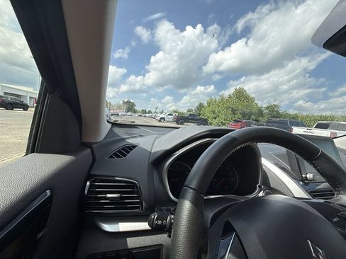 Used 2024 Mitsubishi Eclipse Cross SE AWD/4WD image 24
