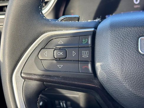 Used 2023 Jeep Grand Cherokee L Laredo image 18