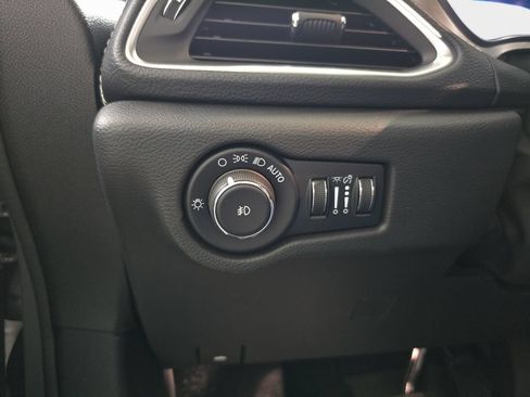 Used 2022 Chrysler Pacifica Limited w/ Uconnect Theater Family Group AWD/4WD image 26