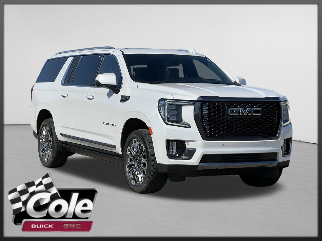 Used 2023 GMC Yukon XL Denali Ultimate AWD/4WD image 1