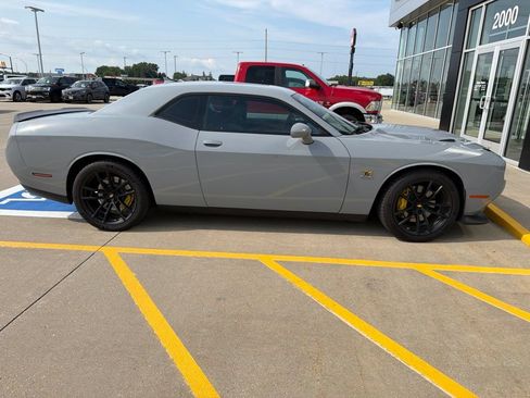 Used 2022 Dodge Challenger R/T Scat Pack w/ 1320 Plus Group RWD image 5
