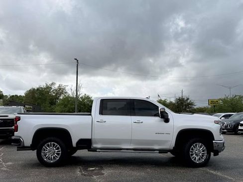 Used 2024 Chevrolet Silverado 2500 LTZ w/ LTZ Convenience Package AWD/4WD image 10