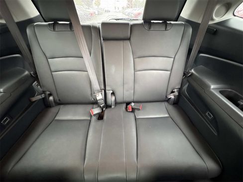 Used 2022 Honda Pilot Touring image 18