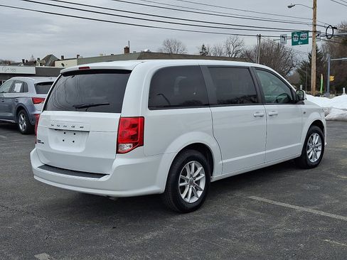 Used 2019 Dodge Grand Caravan SE image 6