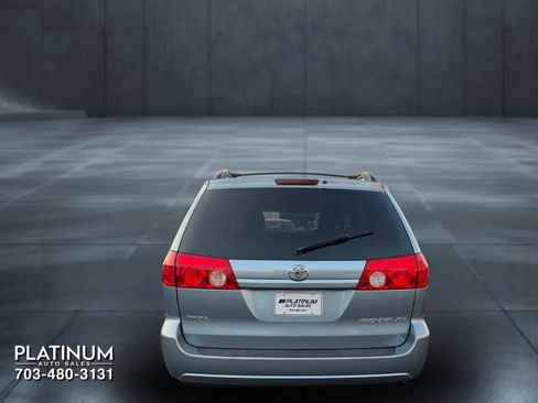Used 2007 Toyota Sienna XLE image 7