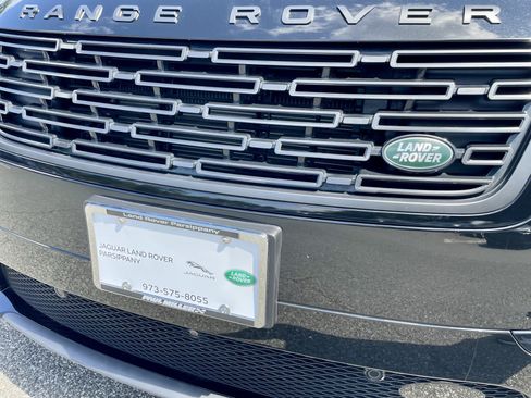 Certified 2026 Land Rover Range Rover Velar Dynamic SE AWD/4WD image 32