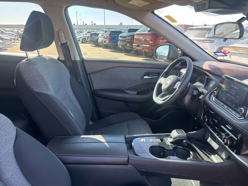 Certified 2022 Nissan Rogue SV image 29