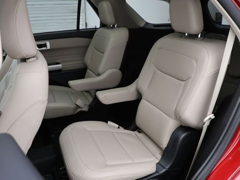 Used 2023 Ford Explorer XLT w/ Equipment Group 202A image 12