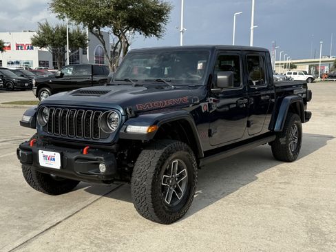Used 2025 Jeep Gladiator Mojave image 9
