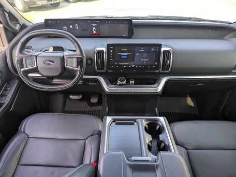 Used 2025 Ford Expedition Max Platinum w/ Stealth Performance Package AWD/4WD image 18