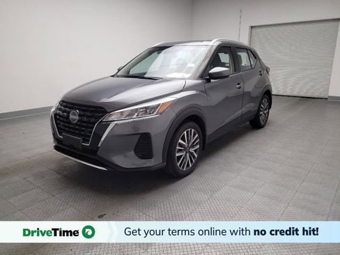 Used 2023 Nissan Kicks SV image 1