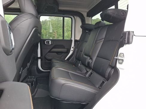 New 2026 Jeep Gladiator Sport AWD/4WD image 5