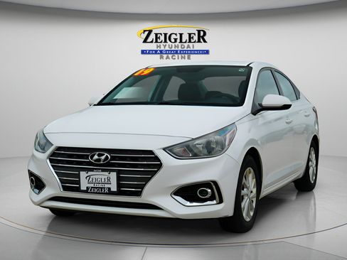 Used 2019 Hyundai Accent SEL FWD image 3