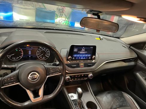 Used 2022 Nissan Altima 2.0 SR FWD image 17