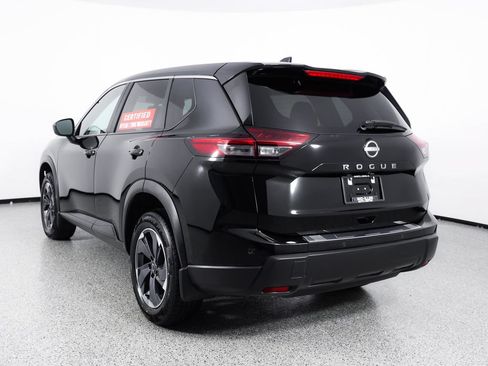 Used 2025 Nissan Rogue SV FWD image 7