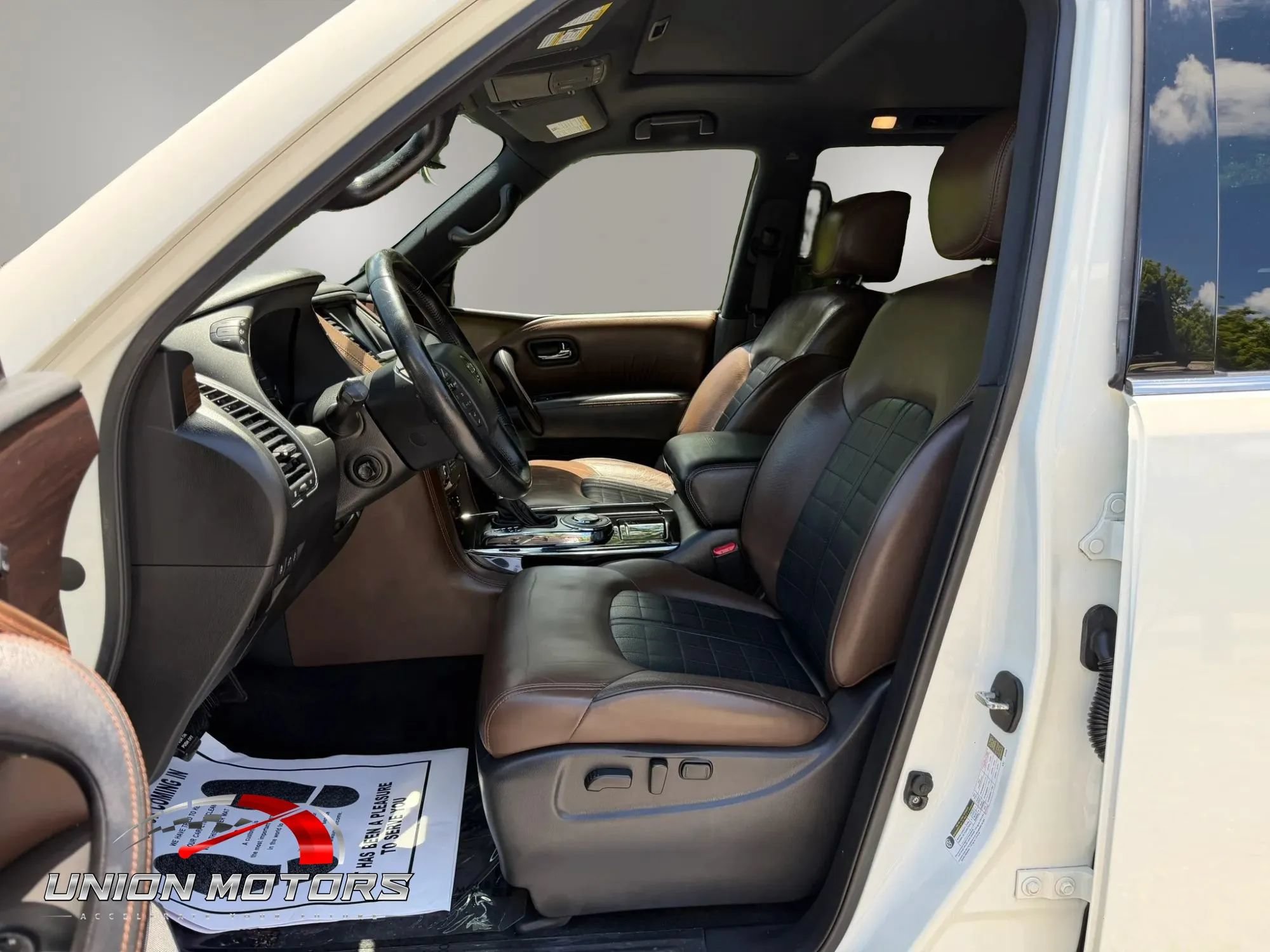 Used 2020 Nissan Armada Platinum w/ Platinum Reserve Package RWD image 16