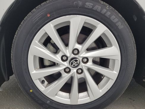 Used 2021 Toyota Camry LE w/ Carpet Mat Package (TMS) image 31