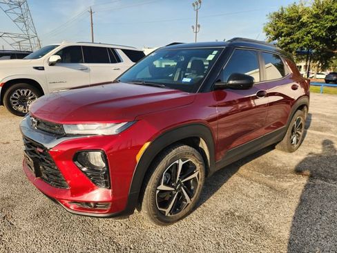 Used 2023 Chevrolet TrailBlazer RS w/ Convenience Package AWD/4WD image 3