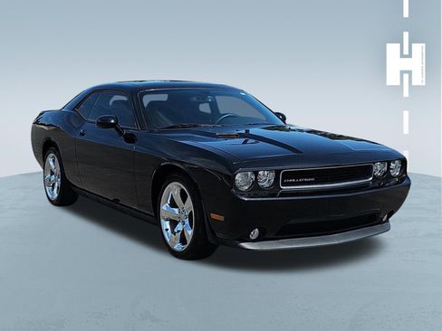 Used 2014 Dodge Challenger SXT Plus RWD image 1