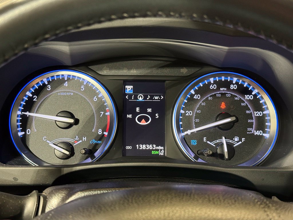 Used 2019 Toyota Highlander XLE AWD/4WD image 28