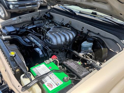 Used 2004 Toyota Tacoma PreRunner RWD image 5