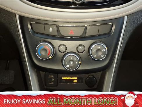 Used 2020 Chevrolet Trax LT w/ LT Convenience Package image 22